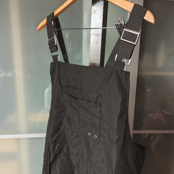 Pre-loved lightweight simple black overalls - Large - Picture 2 of 9